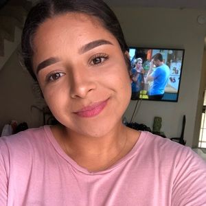 Meet your Posher, Esmeralda